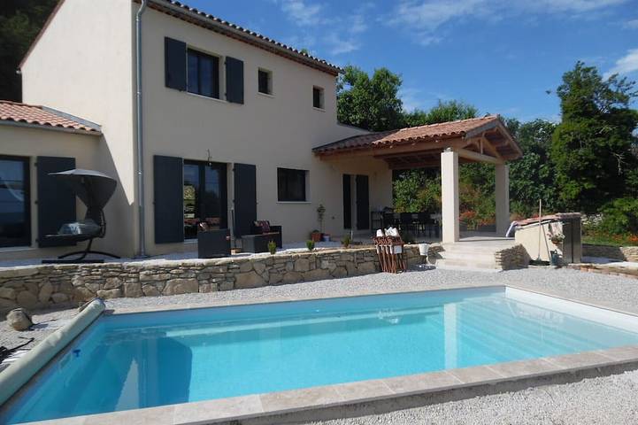 Chambre d’hôte pour 2 personnes, avec Piscine à Bonnieux