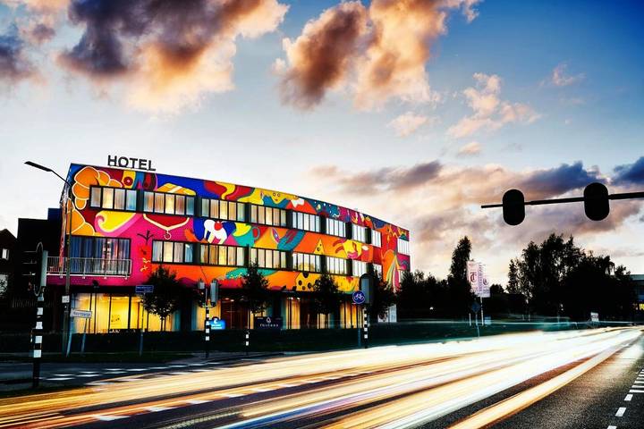 Hotel voor 4 personen, met Terras en Tuin in Emmen