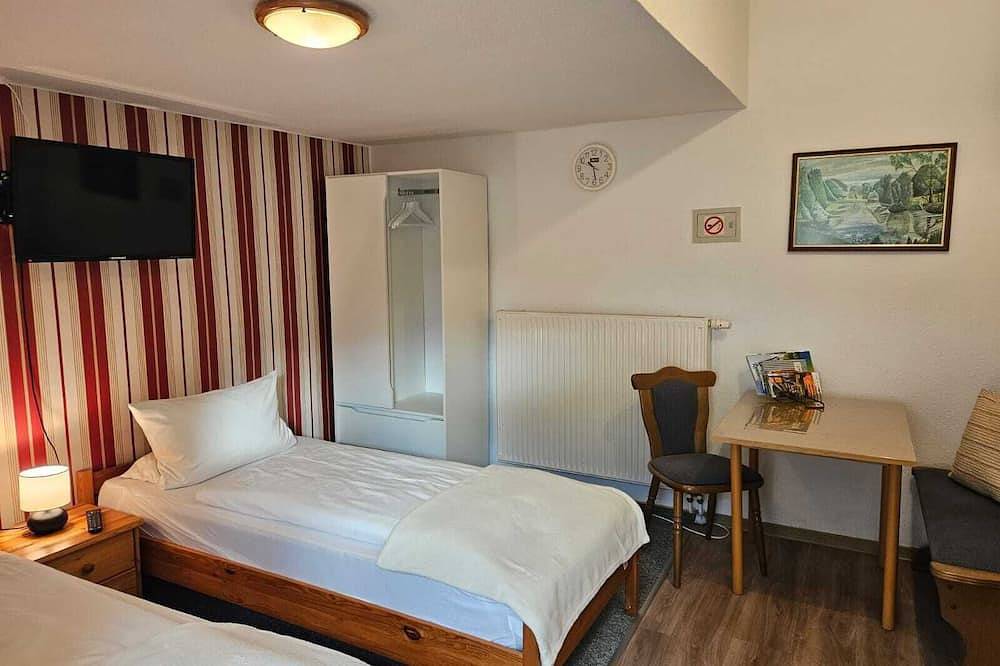 Ganze Wohnung, Neumis Ferienzimmer für 2 Gäste in Löbau, stadtnah - ruhig - erholsam in Oberlausitz Niederschlesien