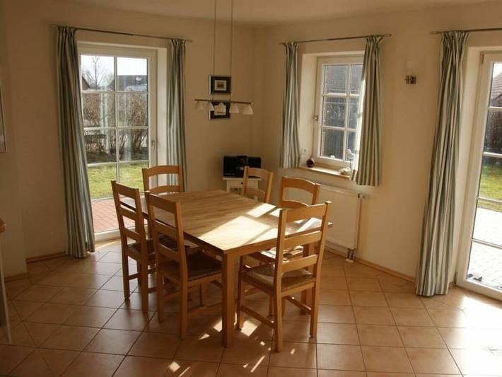 Ferienhaus für 5 Personen, mit Terrasse und Garten sowie Sauna in Brasilien (Ostsee) - 4