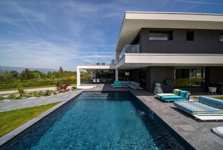 Location de vacances pour 12 personnes, avec terrasse ainsi que jacuzzi et piscine à Messery - 2