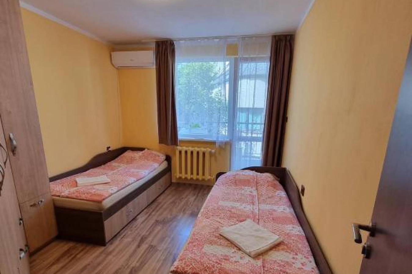 Appartamento intero, 2Bed Apartment Sleeps 6 - Wifi & On-Site Parking in Sofia, Bulgaria