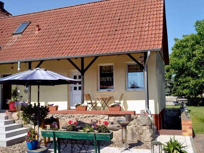 Ferienhaus für 4 Personen, mit Terrasse und Garten in Dobbin-Linstow