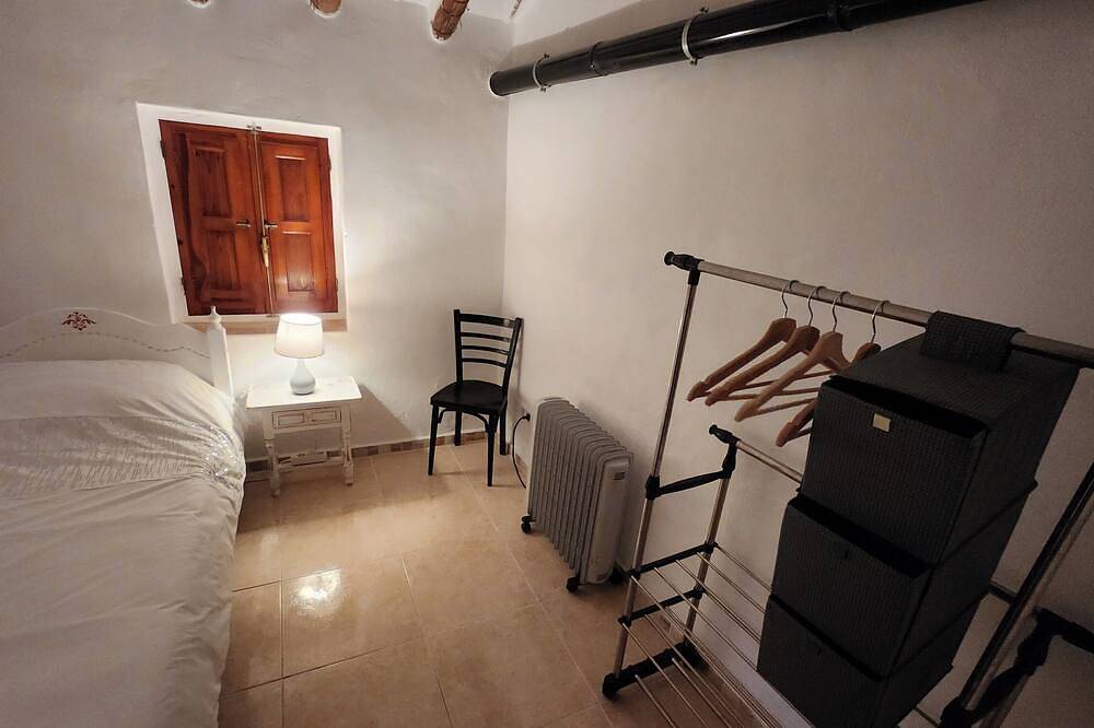 Entire apartment, Casita-Max 5Guests-Pool-Patio-Bbq-Parking in Huércal-Overa, Almería Province