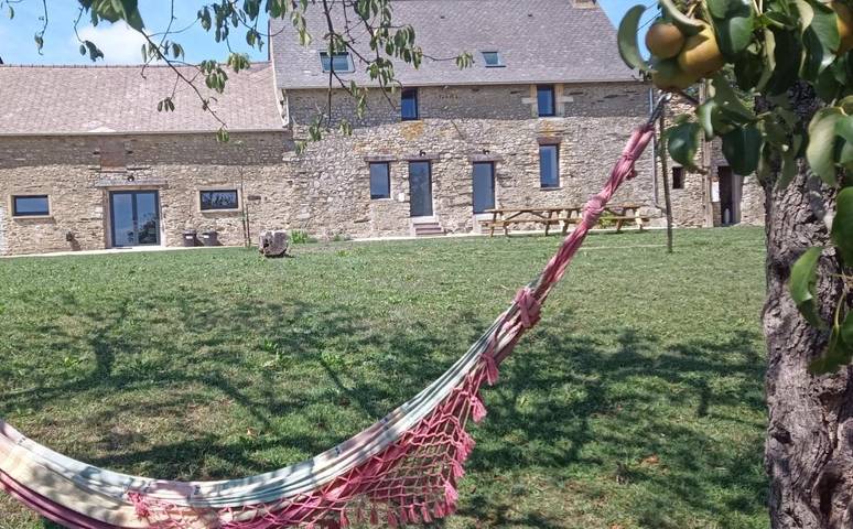 Location de vacances pour 6 personnes, avec terrasse ainsi que vue et jardin à Bain-de-Bretagne - 3