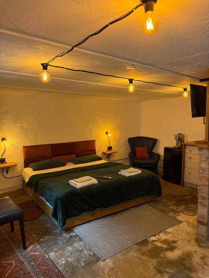 Ferienwohnung für 2 Personen, mit Terrasse und Garten sowie Ausblick in Menden
