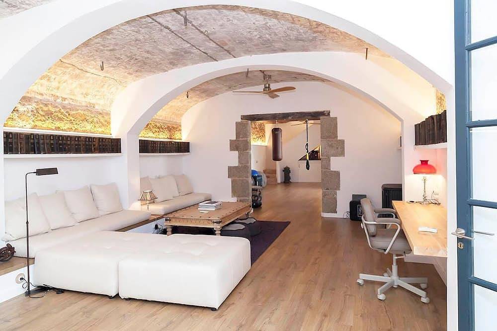 Can Boada Historic Xvi cent  Villa  Barcelona 5 min. walk. to beach  -Renewed - in Supermaresme, Caldes d'Estrac