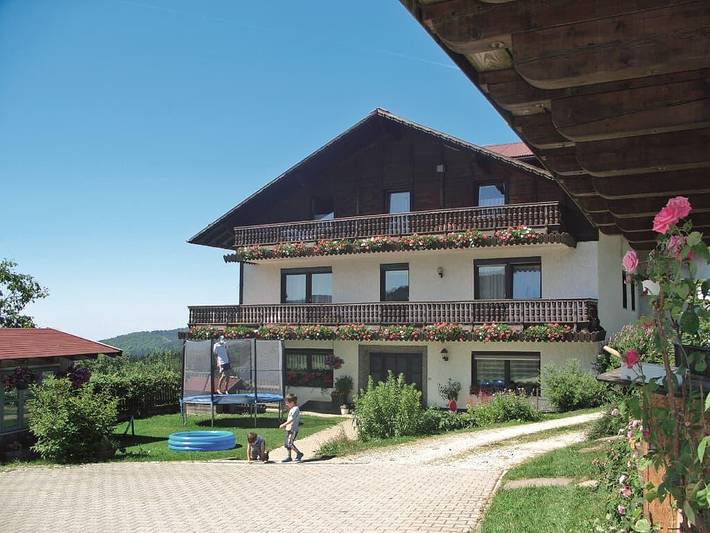 Ferienwohnung für 6 Personen, mit Balkon und Balkon/Terrasse sowie Terrasse und Garten in Landkreis Freyung-Grafenau