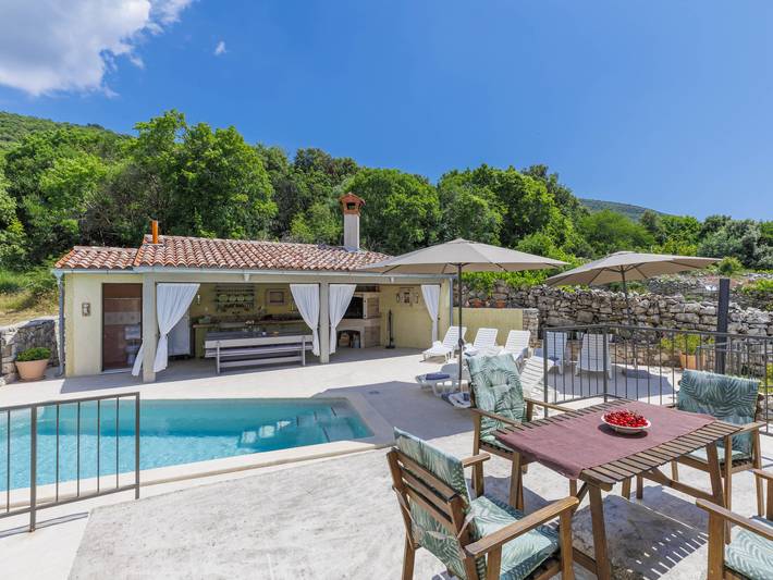 Ferienhaus mit Meerblick für 8 Personen, mit Terrasse und Garten in Istrien