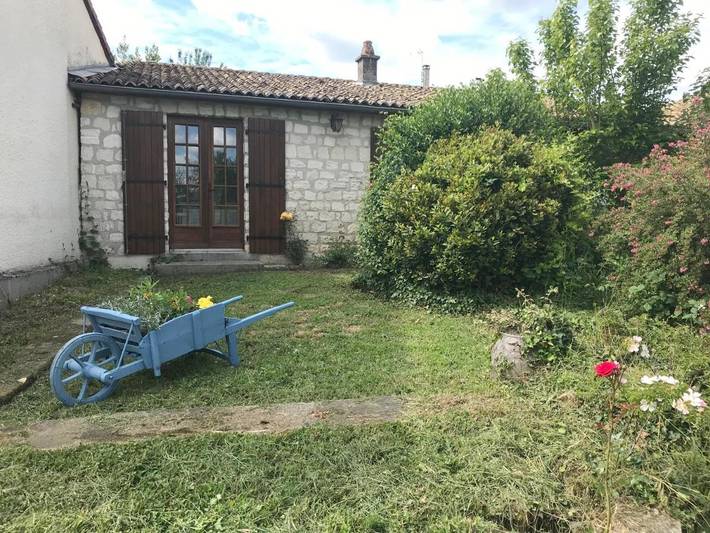 Location de vacances pour 2 personnes, avec jardin et vue à Availles-Limouzine - 2