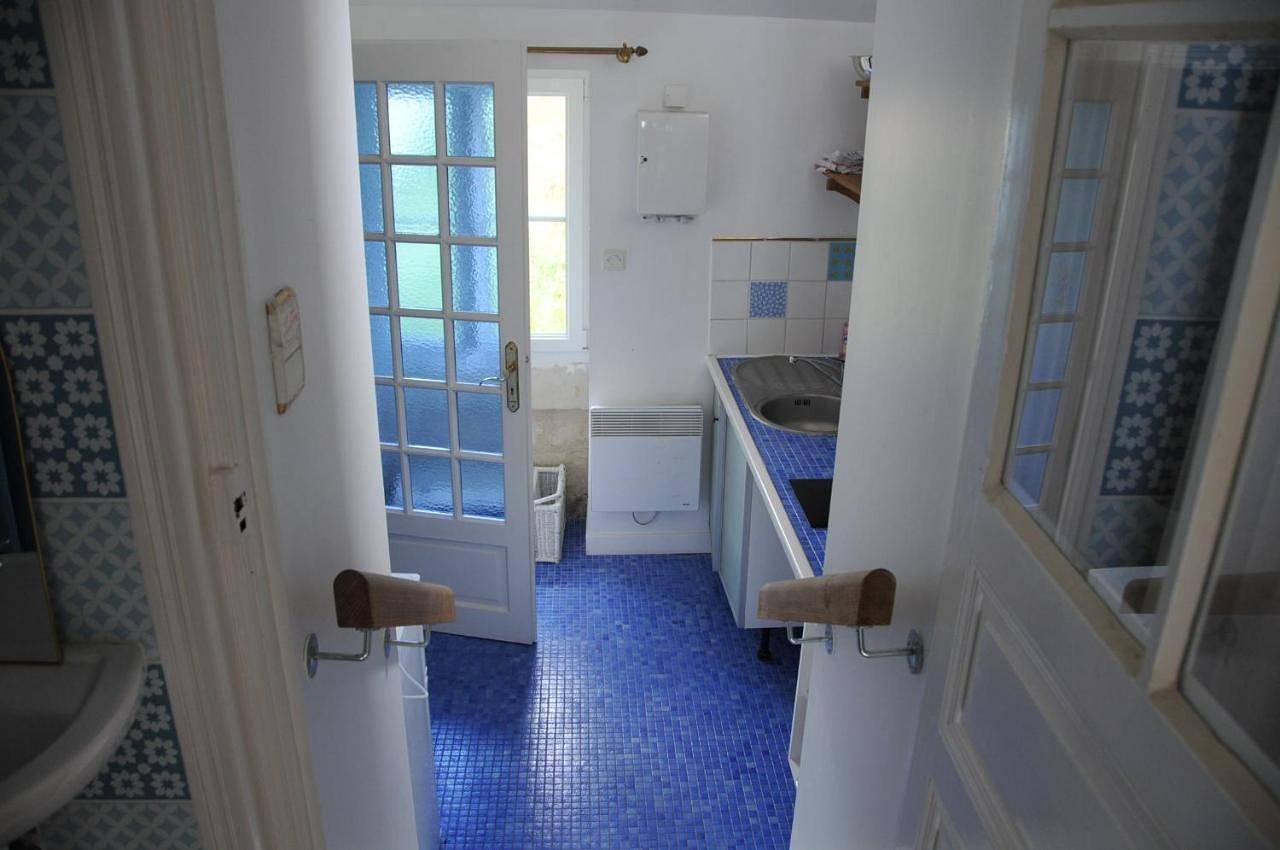 Petite Maison des Roses - Gite 2 Personnes in Brain-sur-Allonnes, Vallée de la Loire