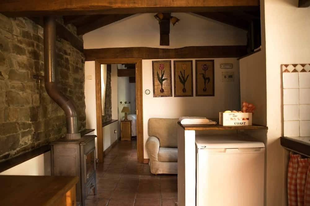 Entire apartment, Molino de Yera - Estudio with garden view in Vega de Pas, Cordillera Cantábrica