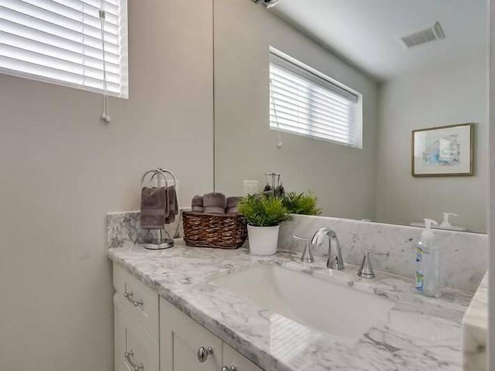 Vacation rental for 20 people, with terrace in Fullerton