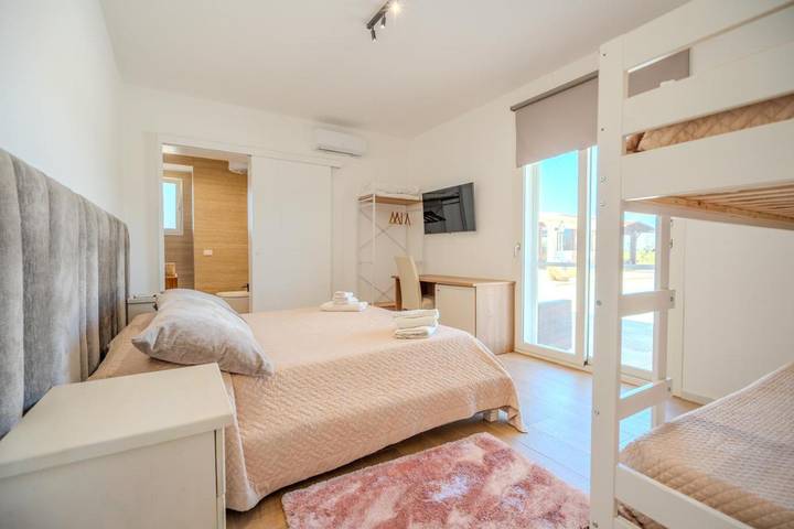 Casa vacanza per 2 persone, con Balcone e Terrazza nonché Giardino e Piscina a Squinzano