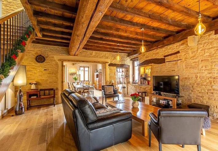 Maison de vacances pour 15 personnes, avec Balcon et Terrasse ainsi que Jardin et Vue à Solutré-Pouilly