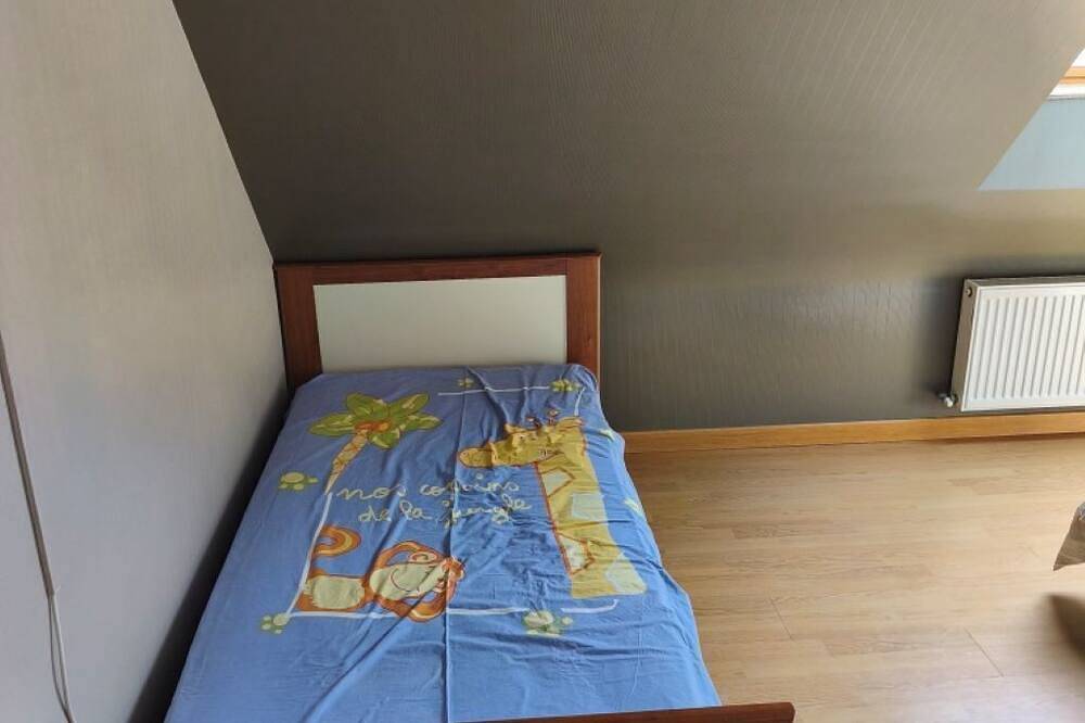 House a 5-minute walk from the ocean in Plougoulm, Ceinture Dorée
