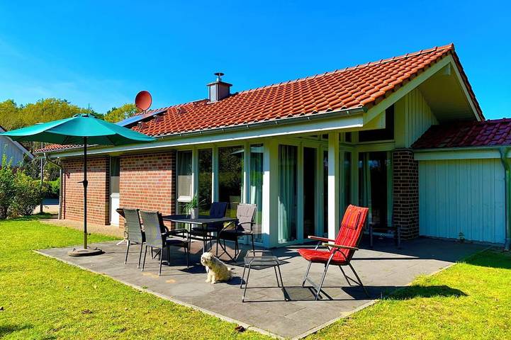 Ferienhaus für 4 Personen, mit Sauna und Garten sowie Terrasse, mit Haustier an der Müritz
