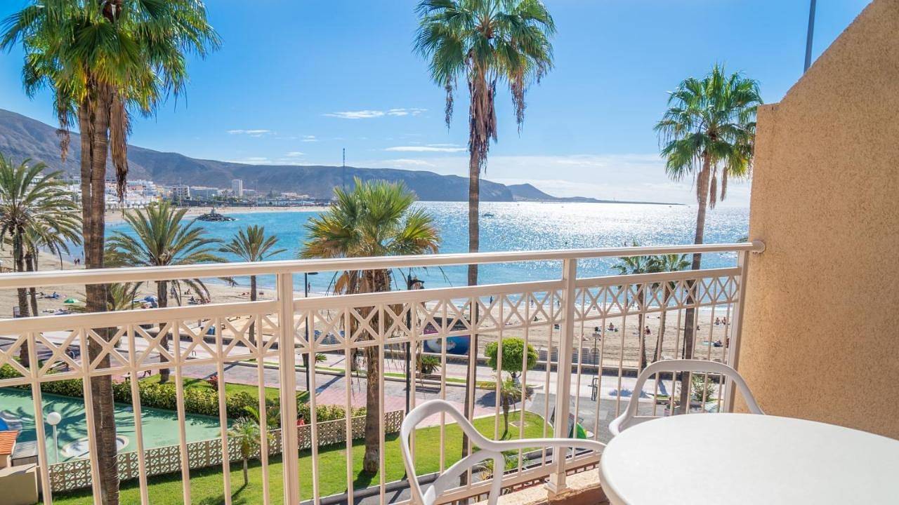 Appart’hôtel pour 2 personnes avec piscine in Playa de las Américas, Arona
