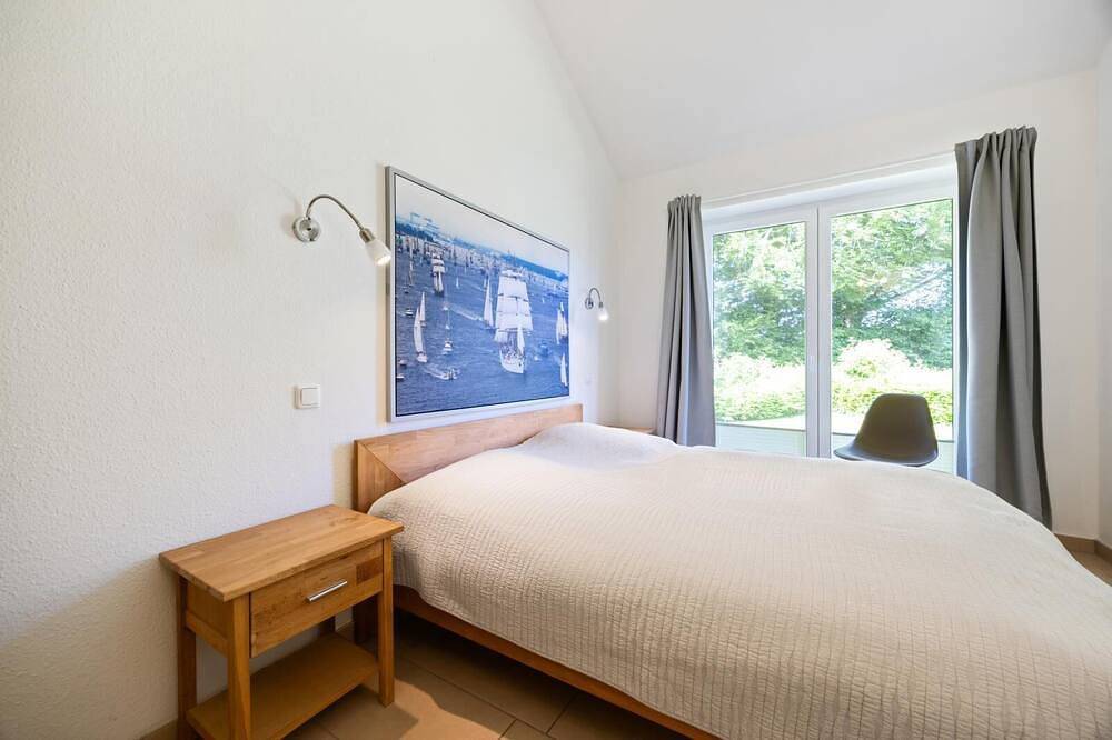 Im und um das \"Salzwiesenhaus\" finden Sie alles, was Sie zum Entspannen und Wohlfühlen in Ihren Ferien vom Alltag benötigen, mit wunderbarem Blick auf die Schlei vom Garten aus in Kosel, Ostsee Schleswig-Holstein