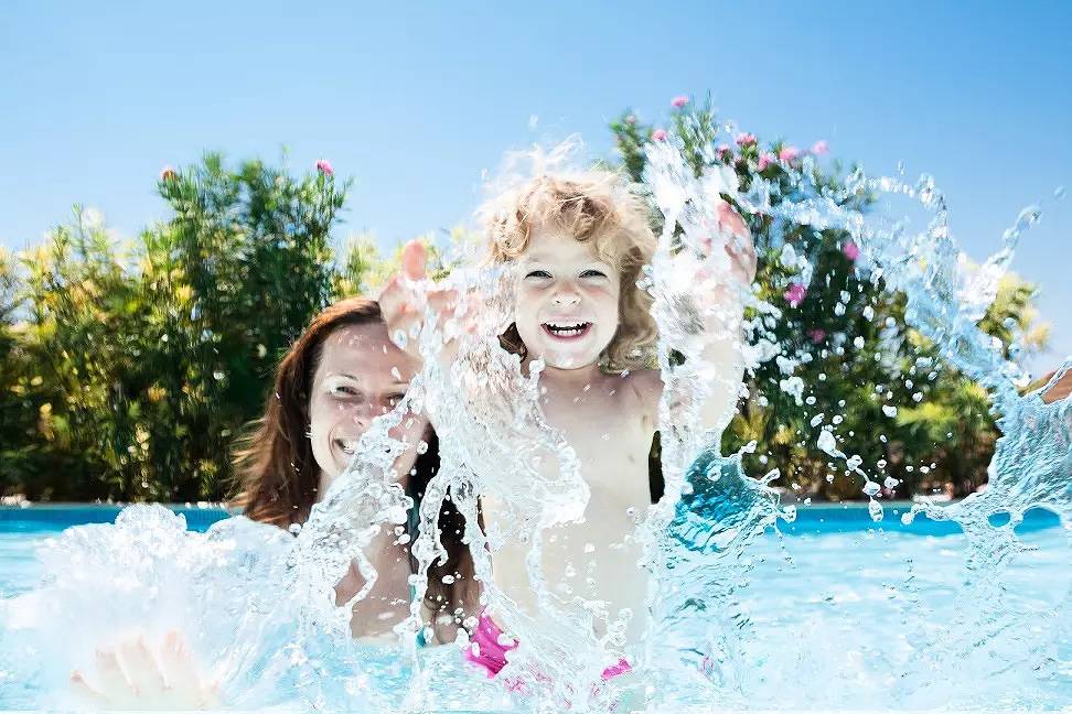 Mobil-home Famille Tv - 3 chambres - 6 personnes in Rouffignac-Saint-Cernin-de-Reilhac, Périgord Noir