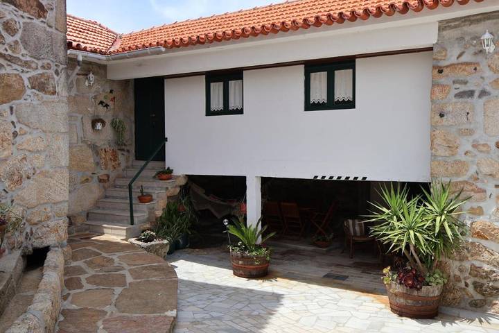 Location de vacances pour 4 personnes, avec vue ainsi que vue sur le lac et jardin, animaux acceptés à Celorico de Basto - 3