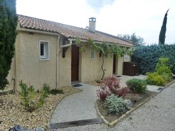 Gîte pour 6 personnes, avec terrasse et jardin, animaux acceptés à Mollans-sur-Ouvèze