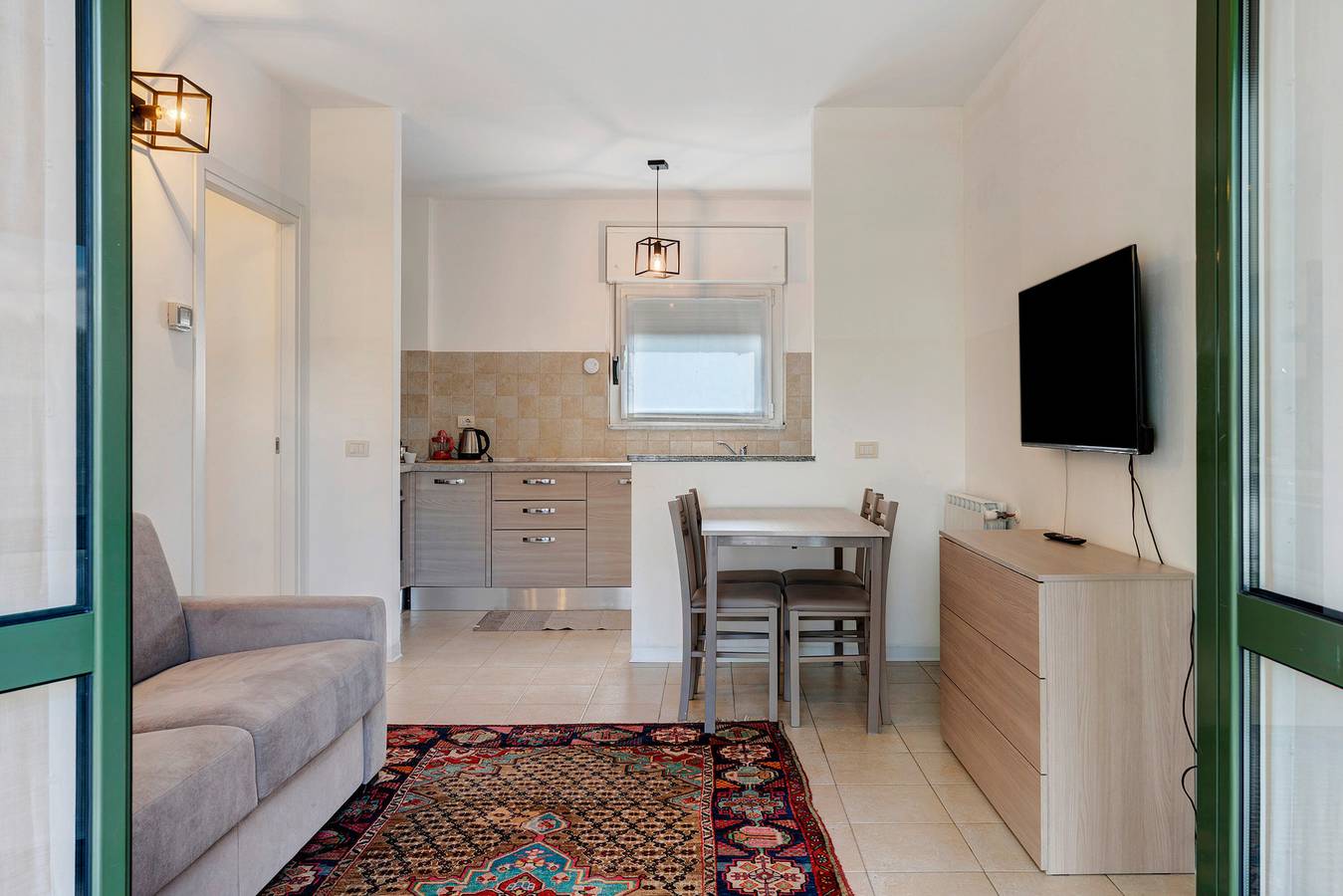 Apartamento entero, Apartamento '9' con jardín compartido, balcón y Wi-Fi in Lonate Pozzolo, Provincia de Varese