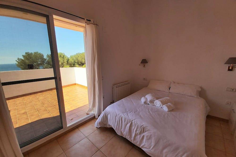 Villa Tamarit Meerblick in exklusiver Lage inmitten mediterraner Strände in La Móra, Tarragona