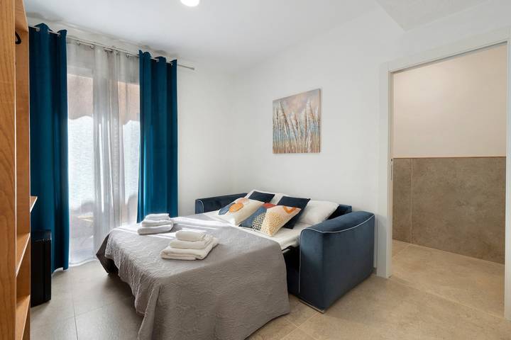 Room 'Camera 1 - P1' with Balcony, Wi-Fi and Air Conditioning in Spiaggia di Balestrate (Balestrate), Balestrate