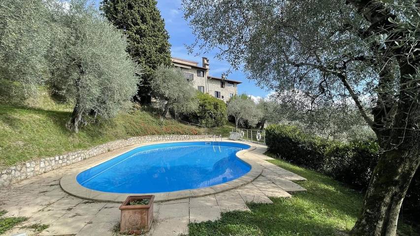 Ferienwohnung für 4 Personen, mit Garten und Balkon in Gardone Riviera - 3