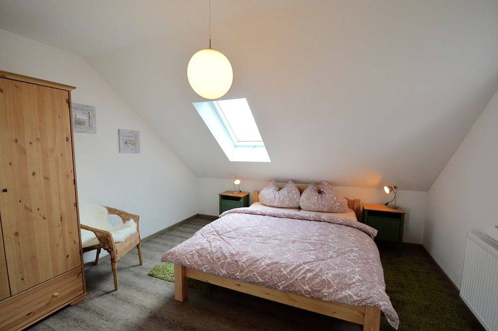 Ganze Wohnung, Ferienwohnung im romantischen Landhausstil - Wasser-Natur-Kultur-Erholung in Zehdenick, Ruppiner Seenland