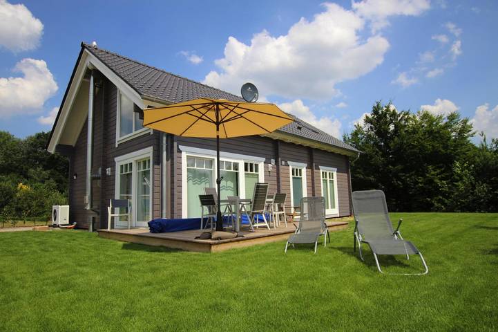Ferienhaus für 8 Personen, mit Terrasse und Garten sowie Sauna in Zarrentin am Schaalsee
