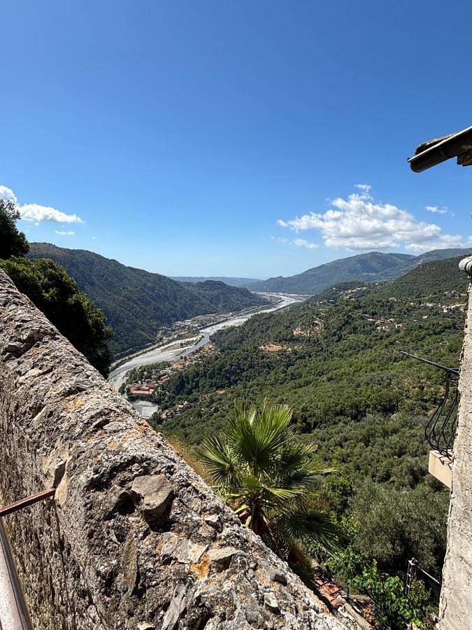 Charmante maison de village climatisée in Bonson, Côte méditerranéenne (France)