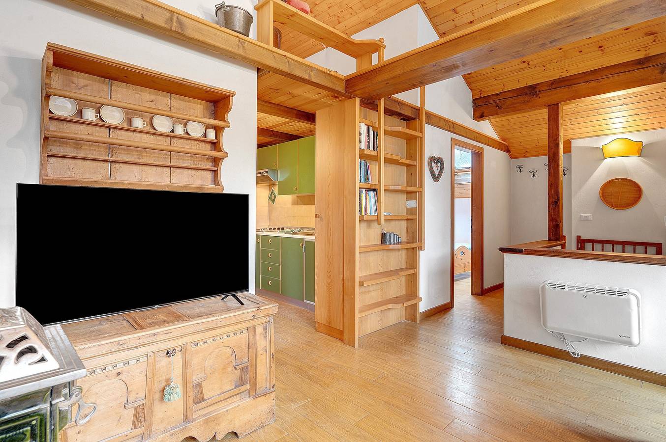 Ganze Wohnung, Ferienwohnung 'Casa Serena' mit Bergblick und Balkon in Cavalese, Fleimstaler Alpen