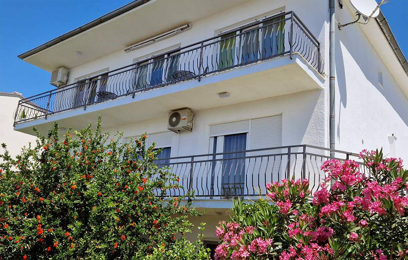 Ganze Ferienwohnung, Gemütlich, 2 km vom Strand entfernt: WLAN, Klimaanlage, Parkplatz und Terrasse! in Novi Vinodolski, Primorje-Gorski Kotar