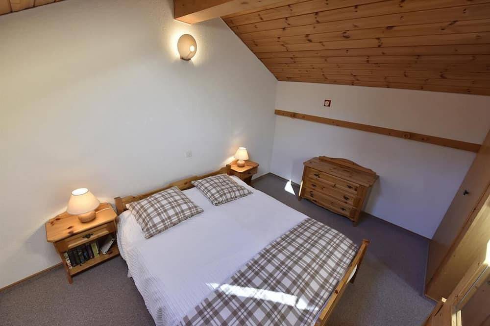 Ganze Wohnung, Komfortable, zweistöckige 2-Zimmer Dachwohnung für 2 Personen : Wohnraum - Küche - Schlafzimmer mit in Grimentz, Anniviers