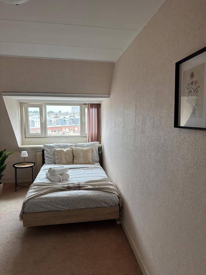 Queen Room with Shared Bathroom in Scheveningen, Den Haag
