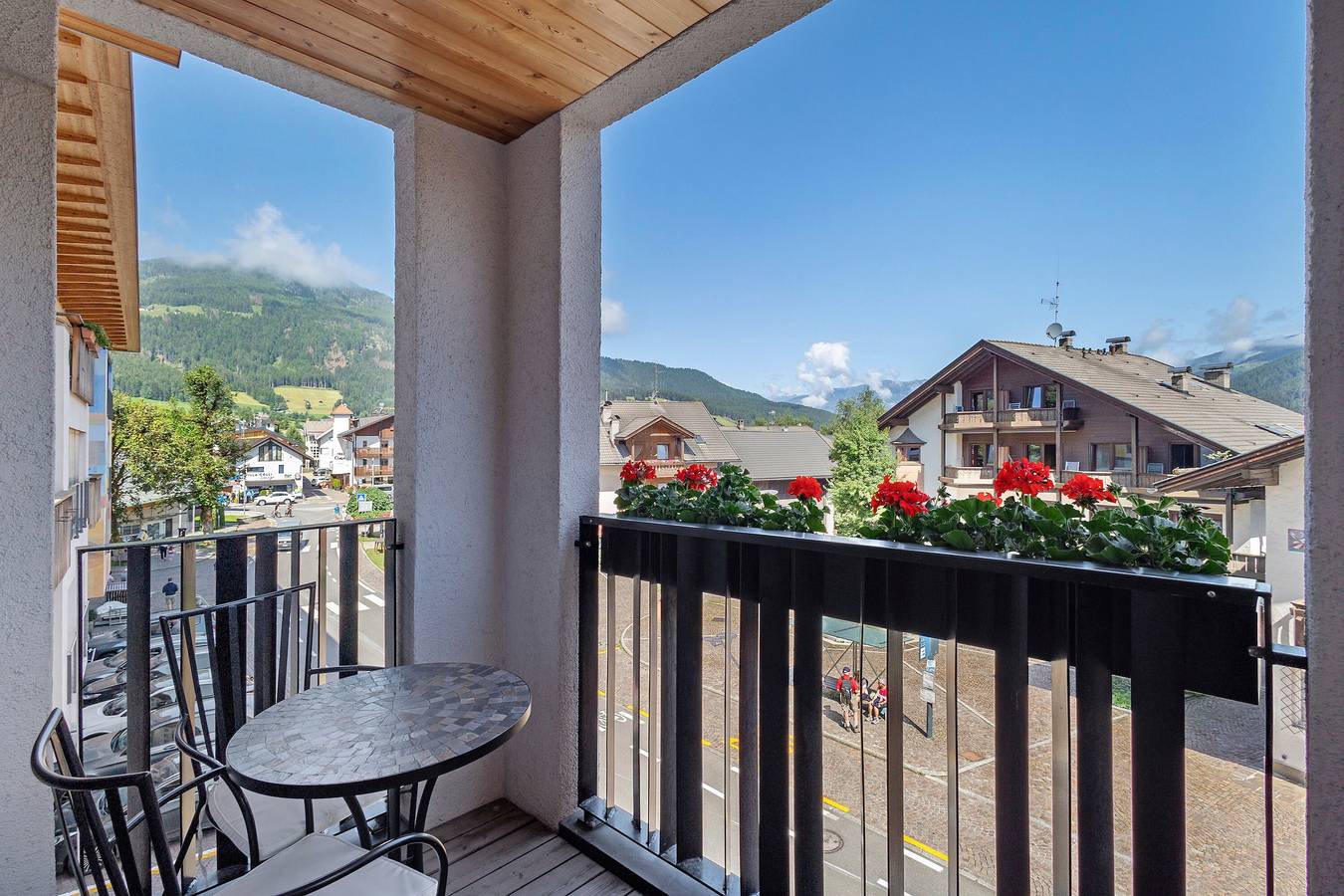 Geheel appartement, Appartement 'Villa Kriendl Nr 4 Dreifinger' met uitzicht op de bergen, gedeelde tuin en Wi-Fi in Mitterolang - Valdaora di Mezzo, Olang