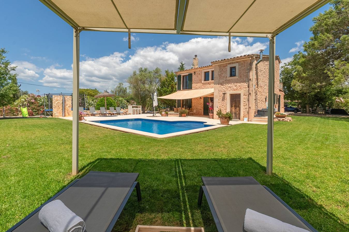 Country House Finca Kiana with Pool, Garden & Wi-Fi in Sencelles, Majorca Center