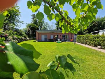 Bungalow für 4 Personen, mit Garten und Terrasse in Mecklenburgische Seenplatte
