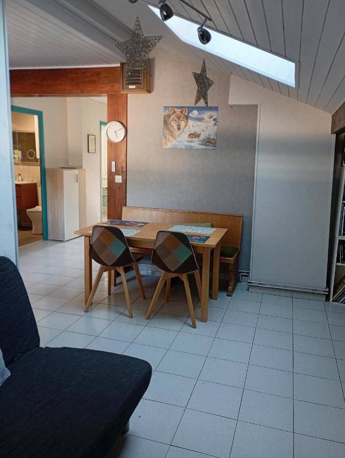 Location de vacances pour 4 personnes, avec vue ainsi que jardin et balcon, animaux acceptés dans Office De Tourisme Challes Les Eaux - 3