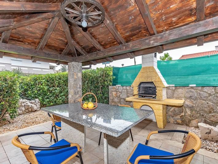 Ferienwohnung für 5 Personen, mit Terrasse und Garten - 1