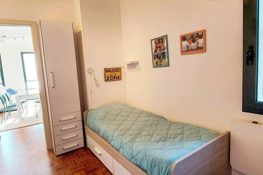 Ganze Wohnung, 3-Zimmer-Wohnung in einer Residenz mit ca. 8 ha. großem Park und Pool in Susello, Ghiffa