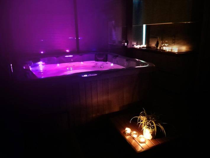 Maison d’hôte pour 2 personnes, avec jardin et piscine ainsi que terrasse et vue à Saint-Médard-en-Jalles - 4