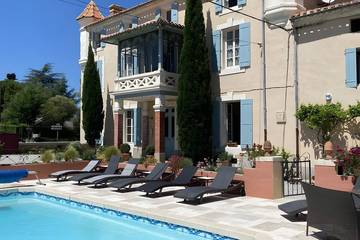 Château pour 15 personnes, avec jardin dans l' Aude