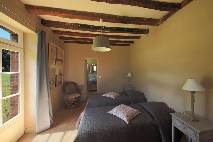 Location de vacances pour 12 personnes, avec jardin et piscine, animaux acceptés à Ambillou - 3