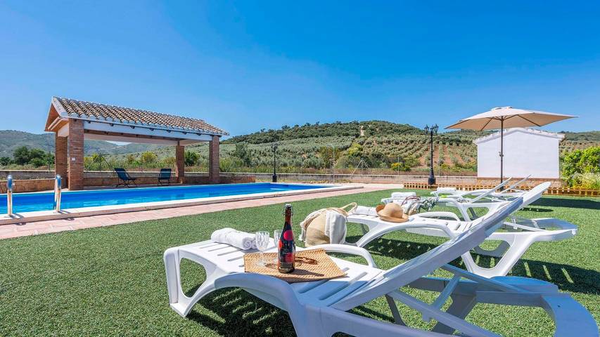 Villa für 10 Personen, mit Pool und Balkon/Terrasse - 1
