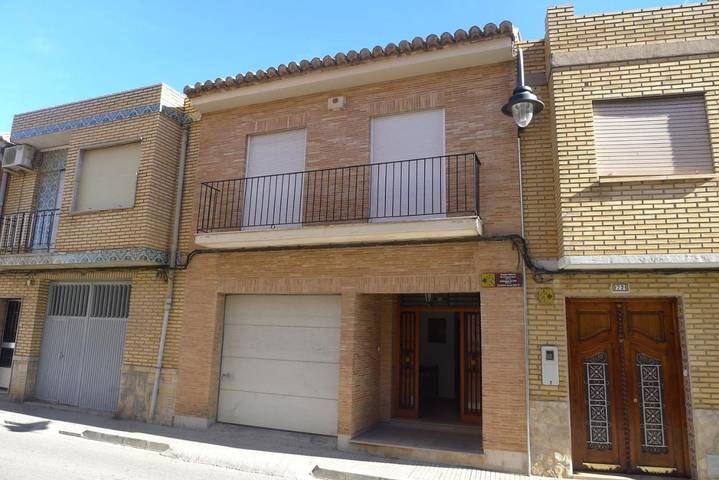 Apartamento para 10 personas, con Balcón además de Terraza y Vistas en Alborache