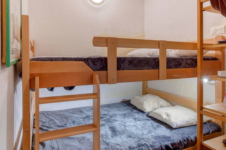 Ganze Wohnung, Ferienwohnung für 6 Personen mit Balkon in Gourette, Eaux-Bonnes