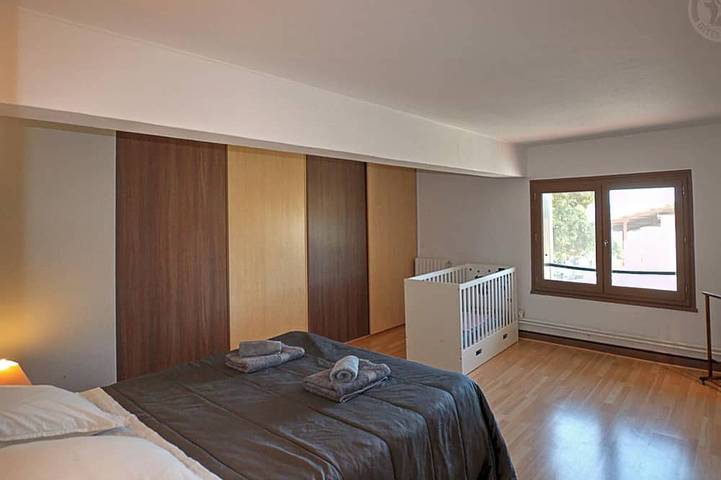 Gîte pour 6 personnes, avec Terrasse et Jardin à Saint-Galmier - 4